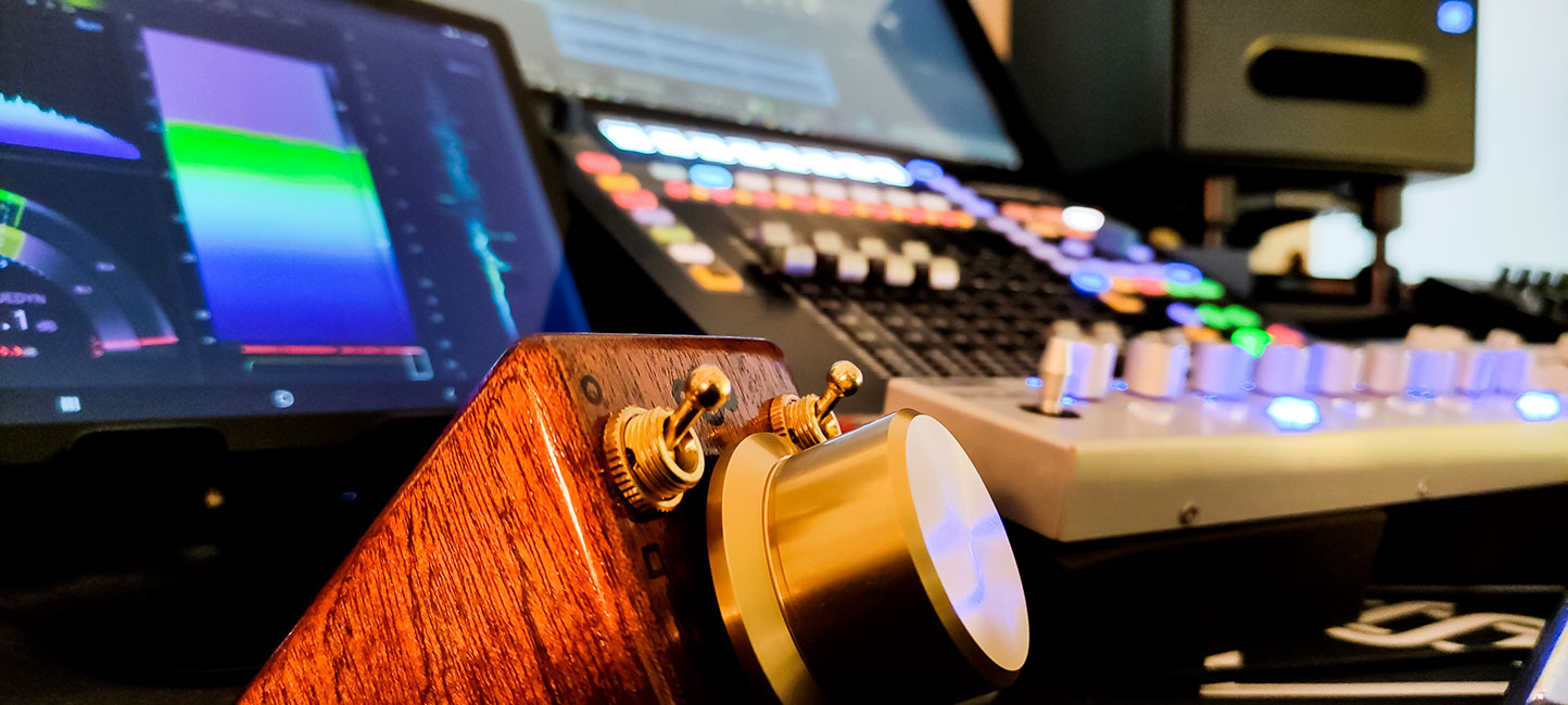 Electronic music mastering and high-quality, professional audio services